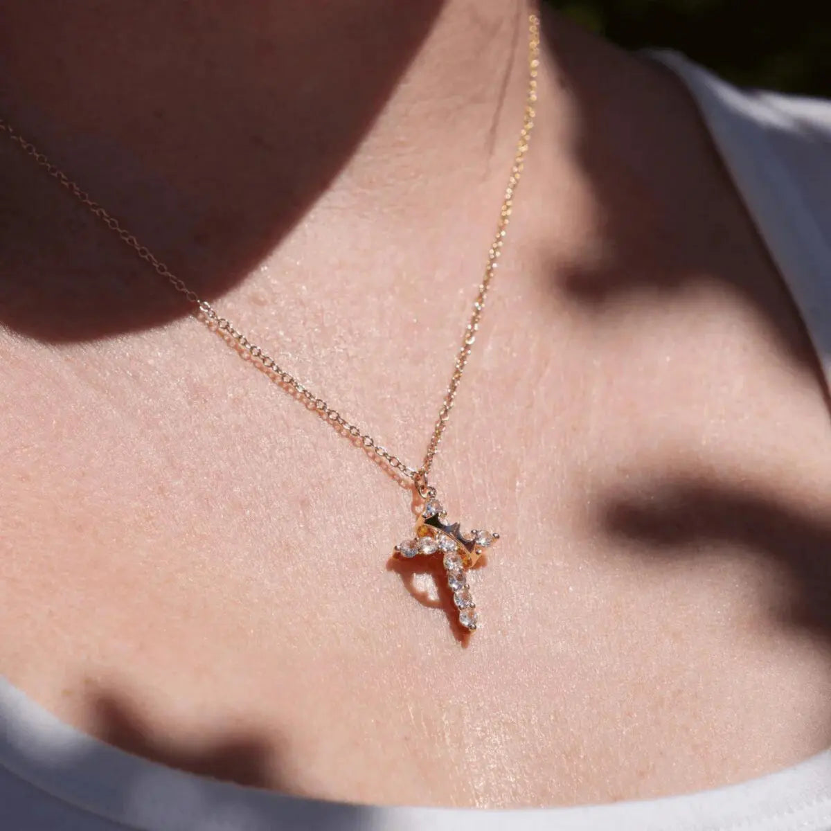 💎✝️ Crown Cross Necklace – Wear Your Faith with Grace & Confidence 👑